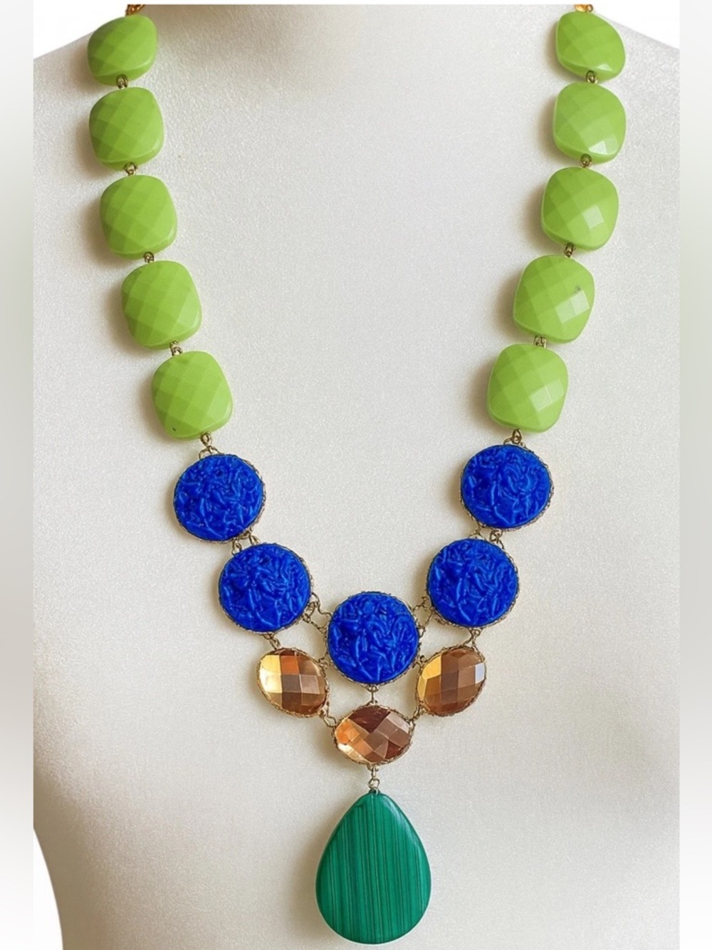 David Aubrey Blue Green Carved Flower Pendant Necklace Beaded Anthropologie Boho